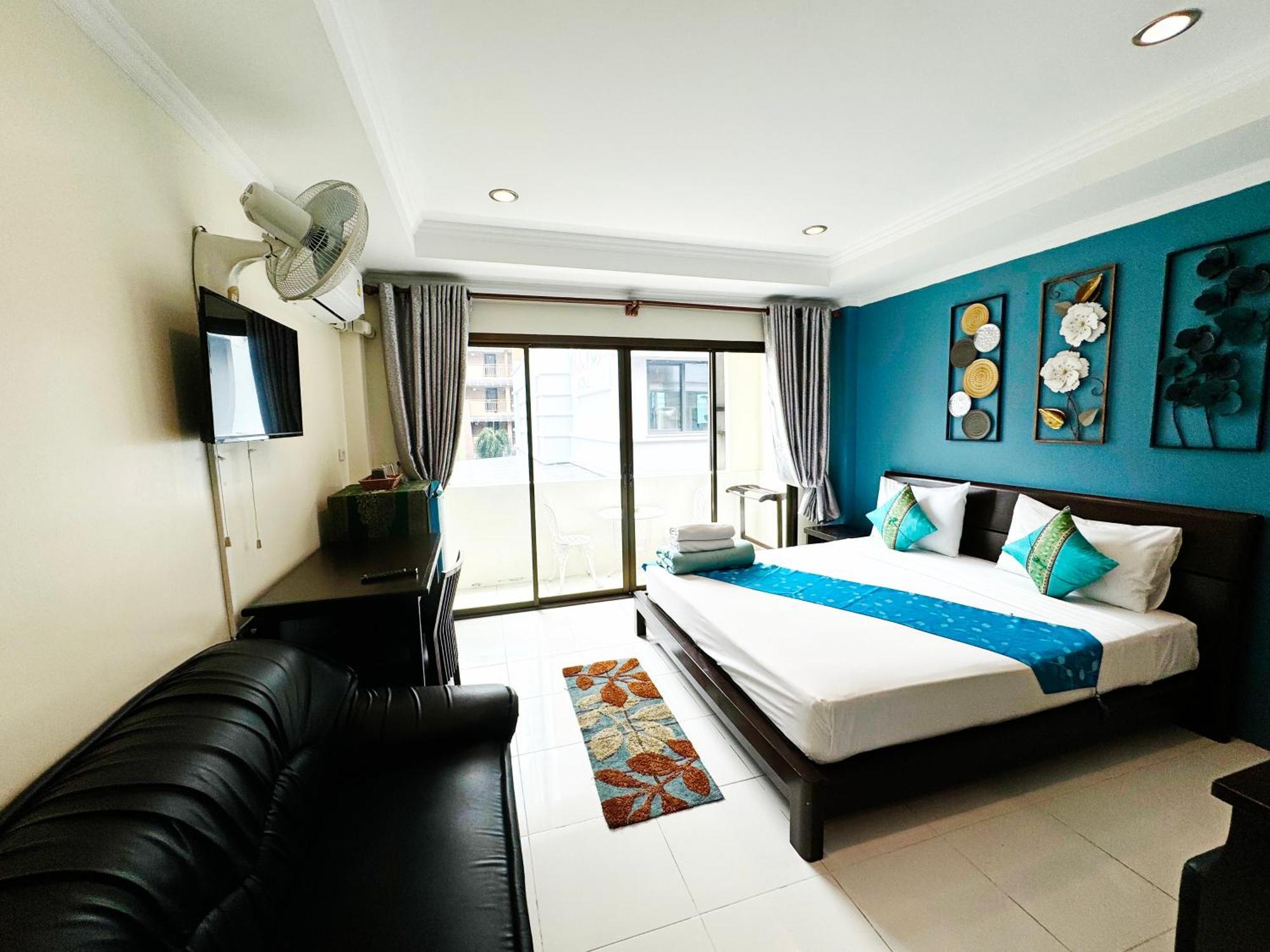 Hotel Sky Silk Decoration House Patong Exterior foto